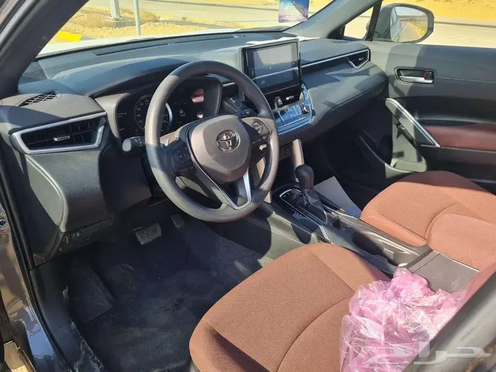 كرولا كروس LE هايبرد 2025 5