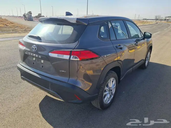 كرولا كروس LE هايبرد 2025 12