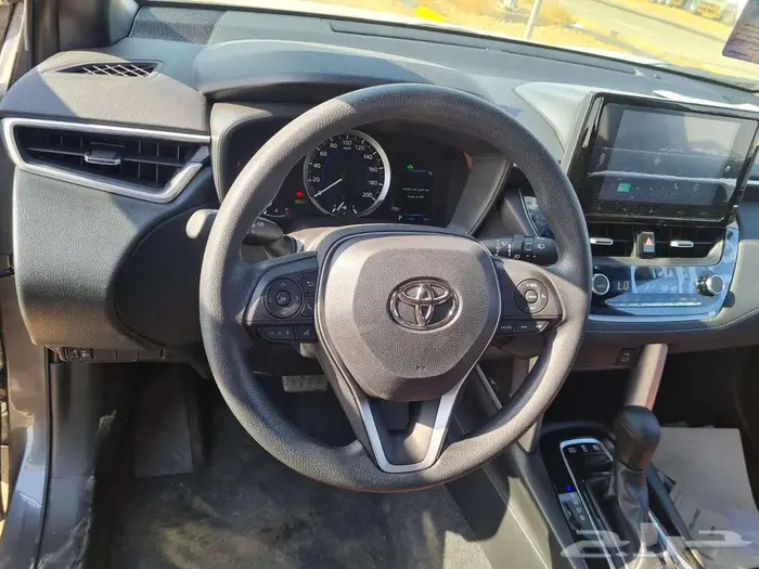 كرولا كروس LE هايبرد 2025 18