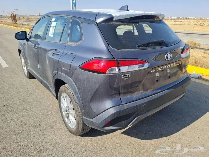 كرولا كروس LE هايبرد 2025 15