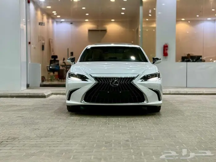 لكزس ES 300 HH موديل 2025 - فل خليجي - عرض نهايه العام 23