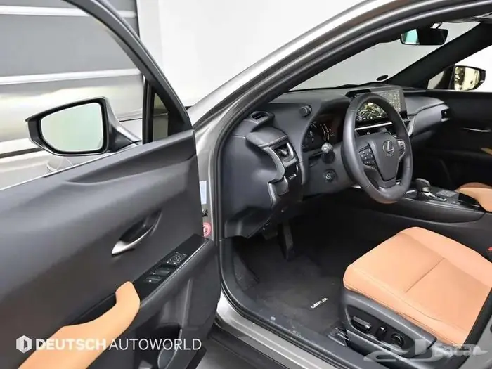 لكزس UX هايبرد 2025 - وارد كوريا 12