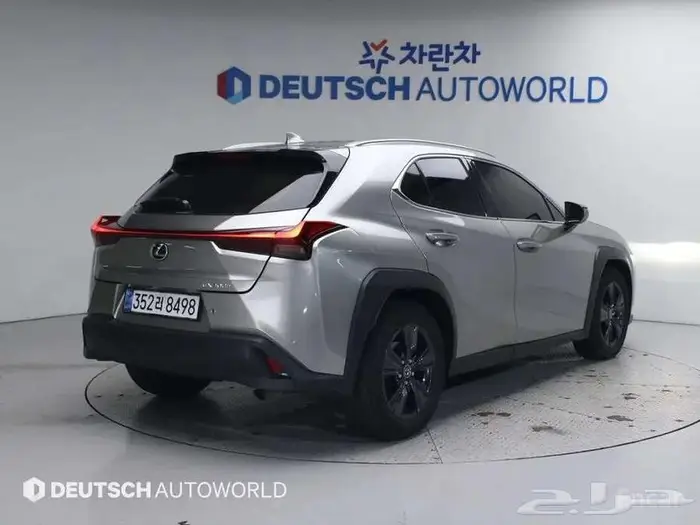 لكزس UX هايبرد 2025 - وارد كوريا 4