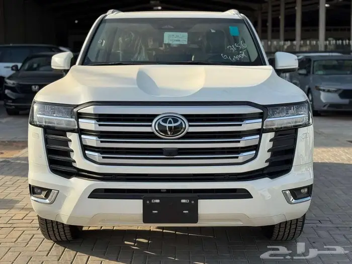 تويوتا لاندكروزر GXR3 بنزين 2025 0