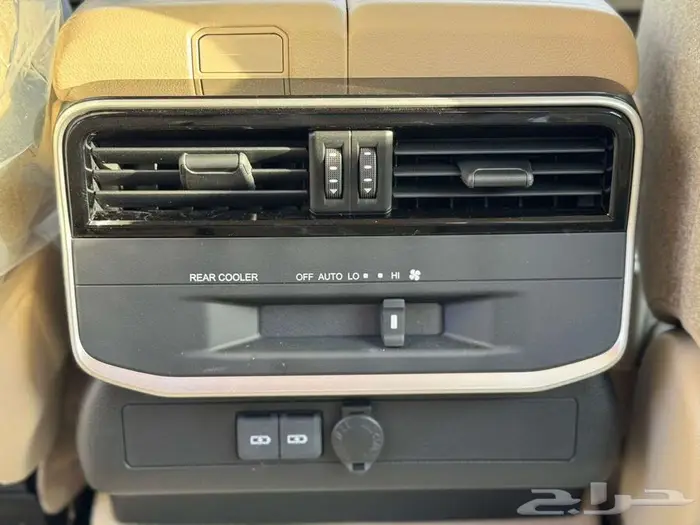 تويوتا لاندكروزر GXR3 بنزين 2025 3