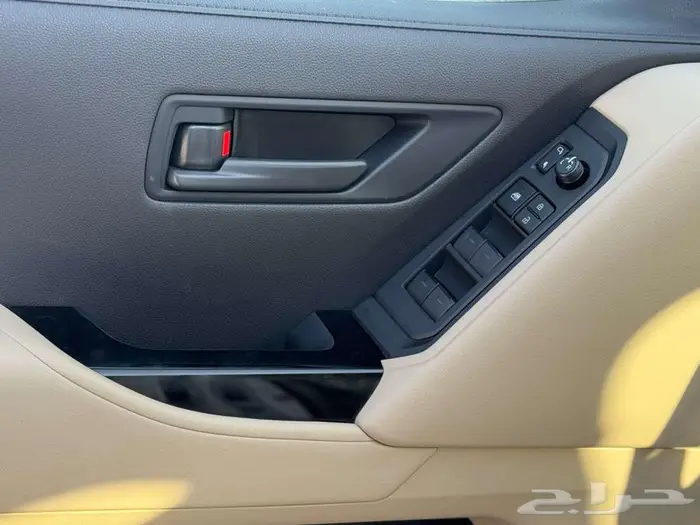 تويوتا لاندكروزر GXR3 بنزين 2025 7