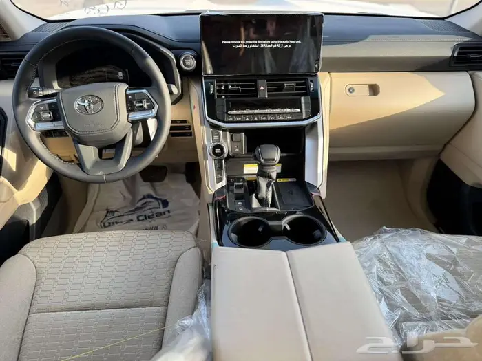 تويوتا لاندكروزر GXR3 بنزين 2025 5