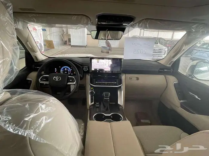 لاندكروزر GXR L4 بنزين سعودي 2025 9