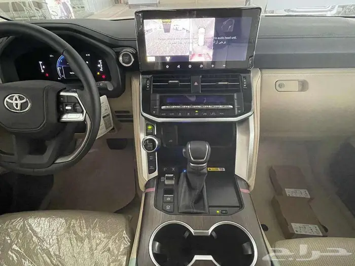 لاندكروزر GXR L4 بنزين سعودي 2025 10