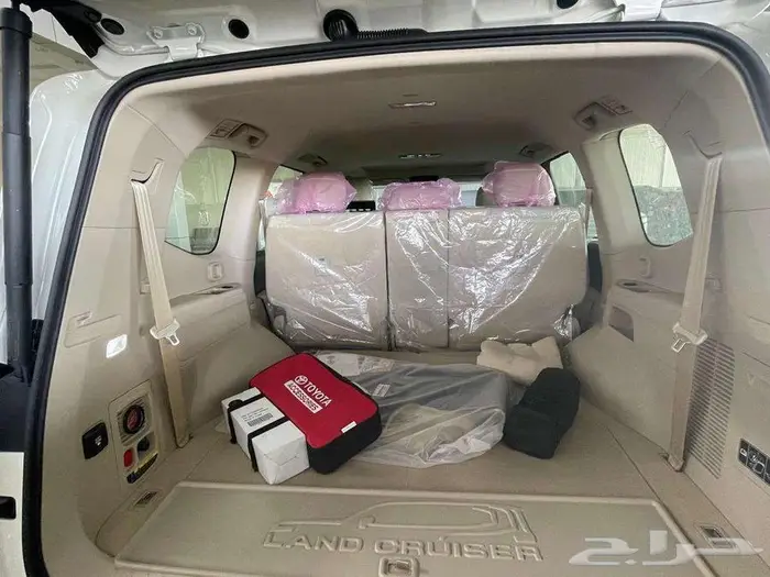 لاندكروزر GXR L4 بنزين سعودي 2025 23