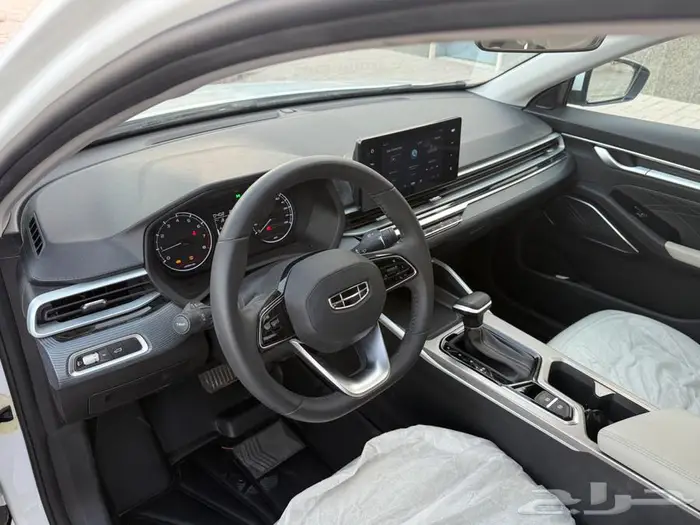 جيلي ام جراند 2025 14