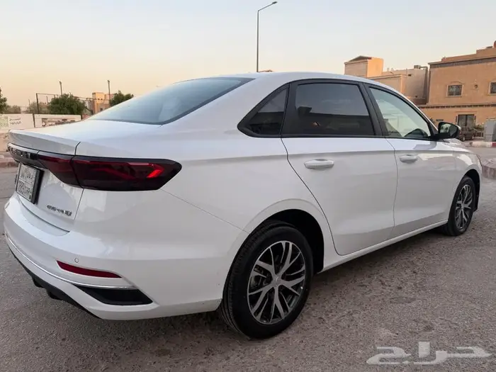 جيلي ام جراند 2025 6