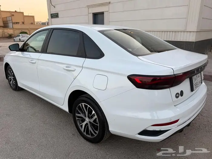 جيلي ام جراند 2025 9