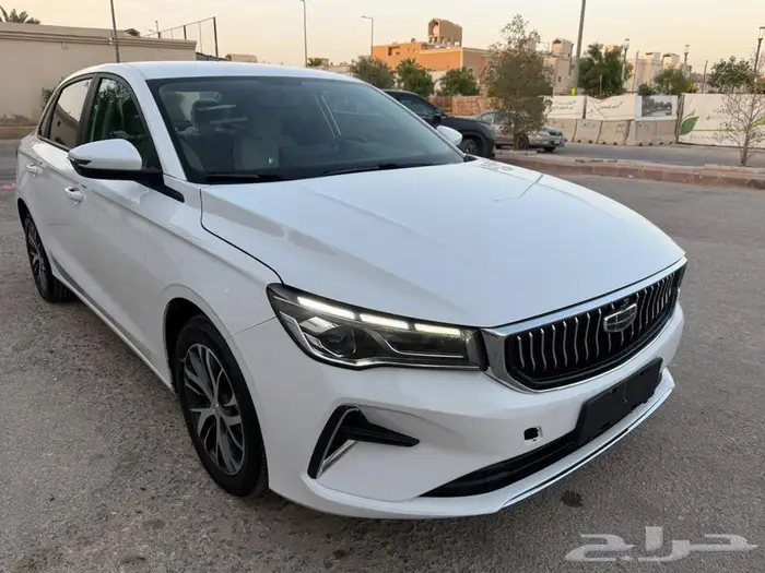 جيلي ام جراند 2025 11