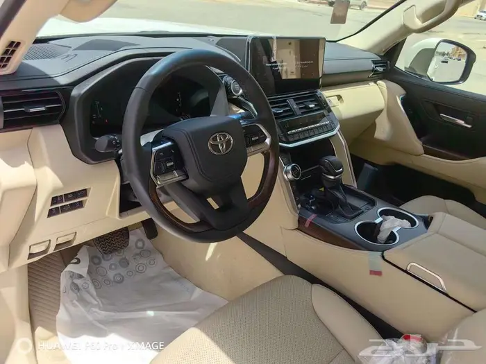 تويوتا لاندكروزرديزل GXR. L4 موديل 2025 42