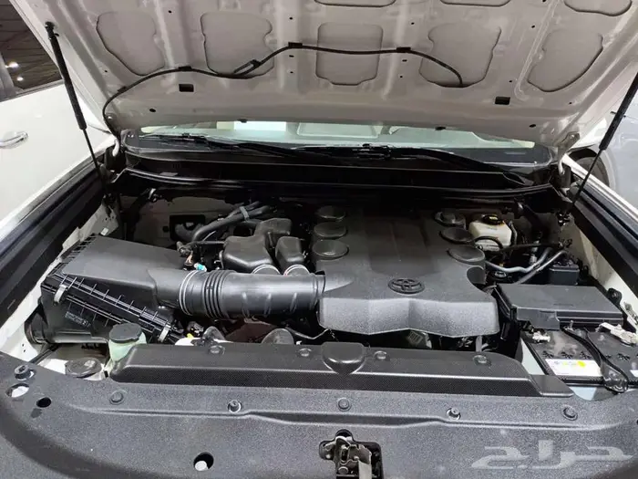 تويوتا برادو بنزين 6 سلندر TXL موديل 2023 18