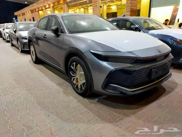 تويوتا كراون برستي  2026 12