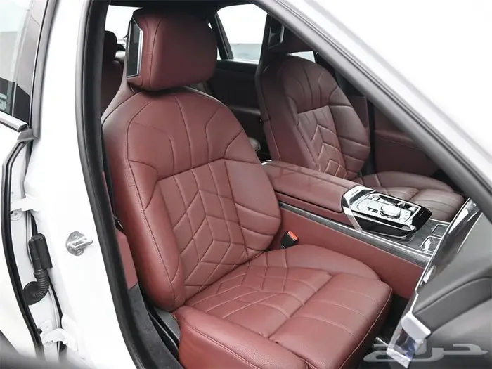 BMW الفئة السابعة 2024 شبه جديدة بسعر مميز 3