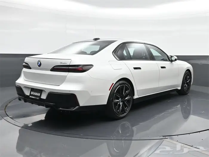 BMW الفئة السابعة 2024 شبه جديدة بسعر مميز 2