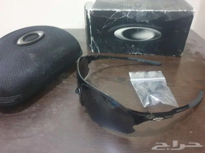 نظارة شمسية ماركة Oakley جديدة أصلية 2