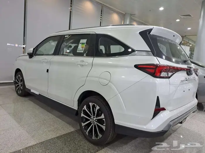 تويوتا فيلوز 2025 GLX 5