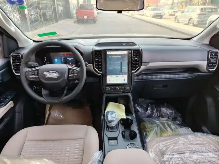 فورد ايفريست XLS استندر بنزين 2025 12