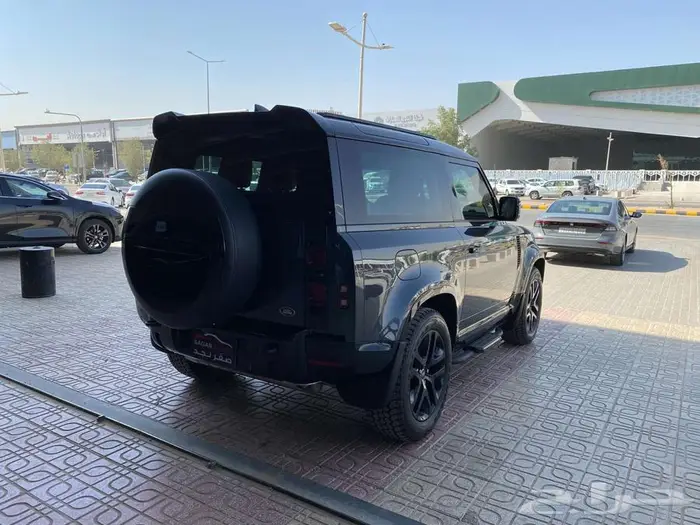 لاندروفر ديفندر V6 SEموديل 2023 5