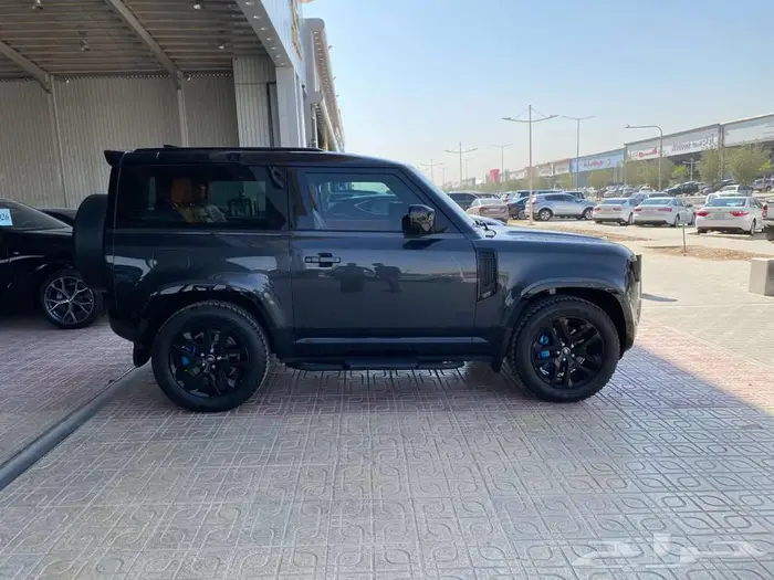 لاندروفر ديفندر V6 SEموديل 2023 4