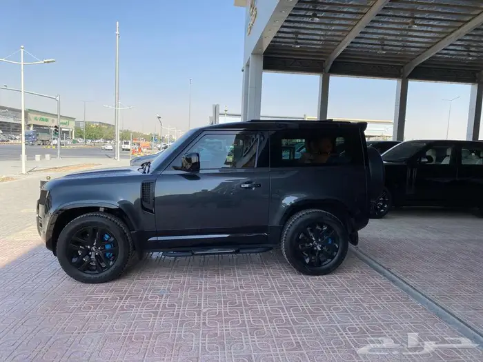 لاندروفر ديفندر V6 SEموديل 2023 3