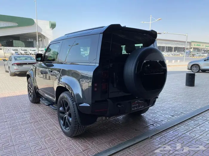 لاندروفر ديفندر V6 SEموديل 2023 6