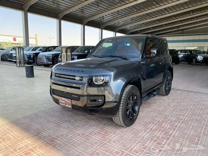 لاندروفر ديفندر V6 SEموديل 2023 1