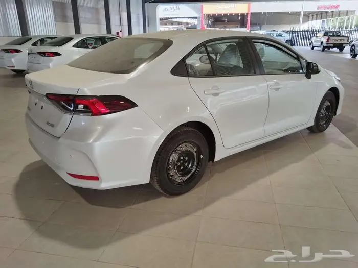 تويوتا كورولا 2.0 ستاندر 2025 1