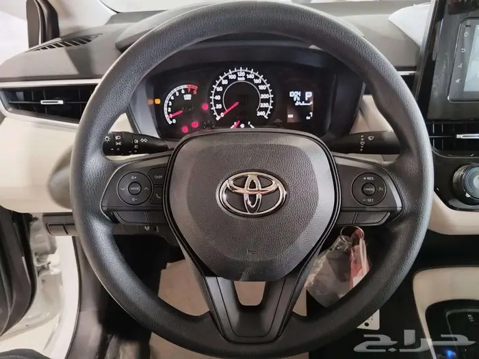 تويوتا كورولا 2.0 ستاندر 2025 5