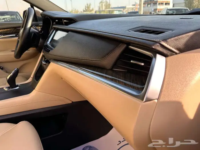 كاديلاك XT5 2019 12
