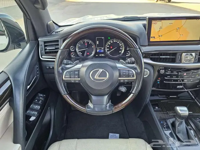 لكزس LX570 فل كامل 2016 21