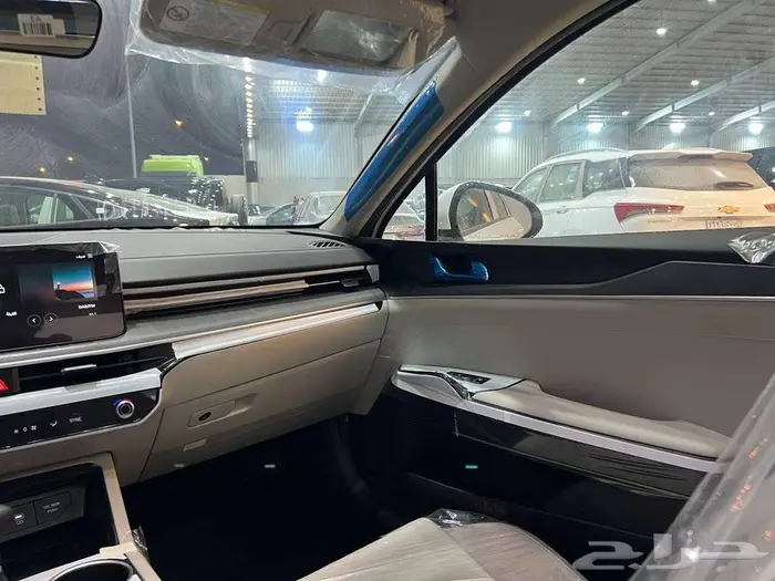 كيا K5 ستاندر مطور بانورما 2025.. 13