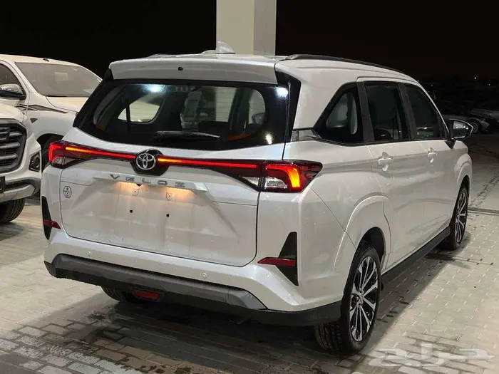 تويوتا فيلوز GLX بنزين 7 مقاعد موديل 2025 سعودي 5