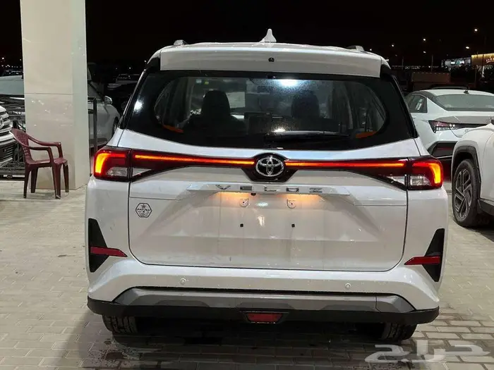 تويوتا فيلوز GLX بنزين 7 مقاعد موديل 2025 سعودي 3