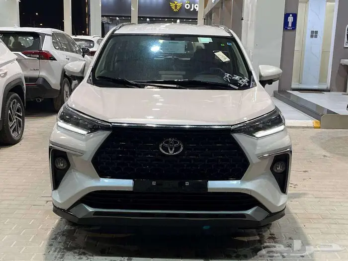 تويوتا فيلوز GLX بنزين 7 مقاعد موديل 2025 سعودي 1