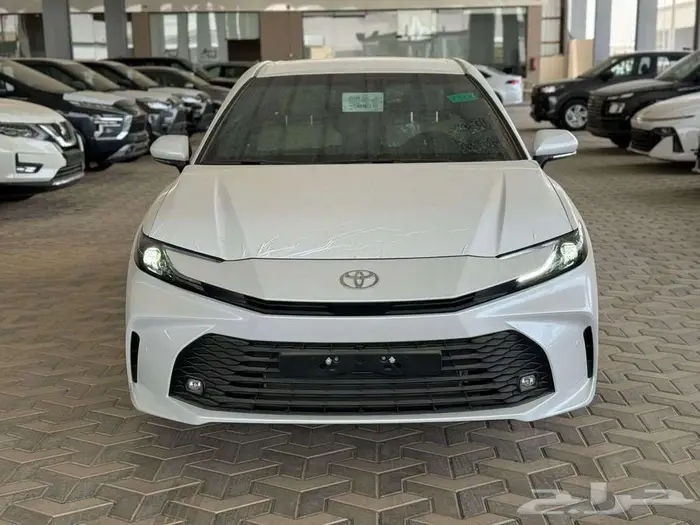 تويوتا كامري E بنزين استاندر 2025 0