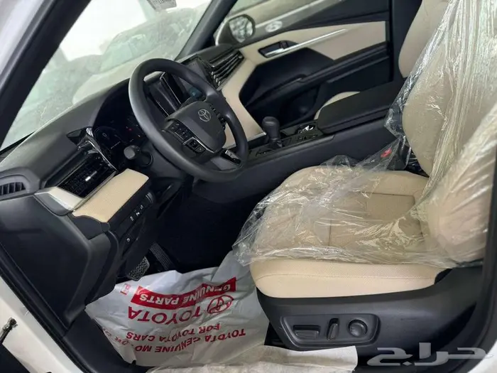 تويوتا كامري E بنزين استاندر 2025 5