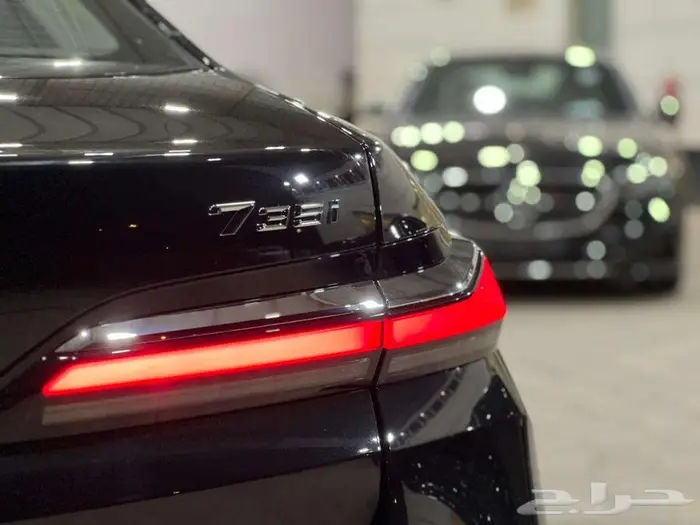 بي ام دبليو 735i موديل 2026 اصفار 30