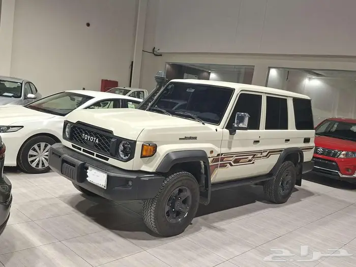 تويوتا ربع مصندق تماتيك ديزل 2024 بحريني عداد 40 ألف 0