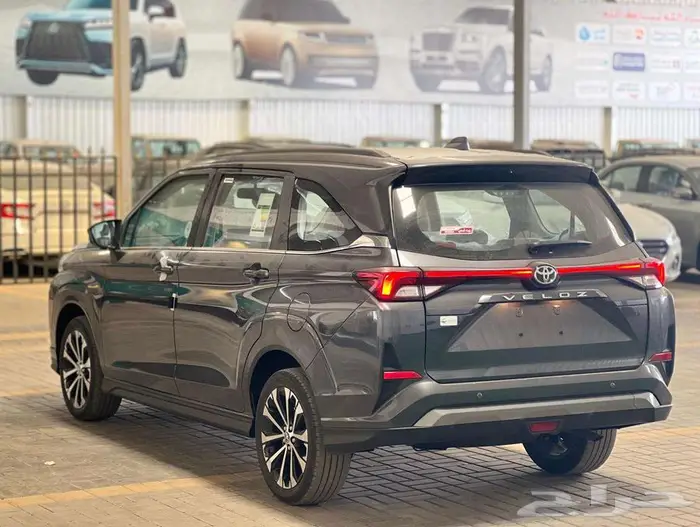 تويوتا فيلوز GLX بنزين تماتيك 2025 9