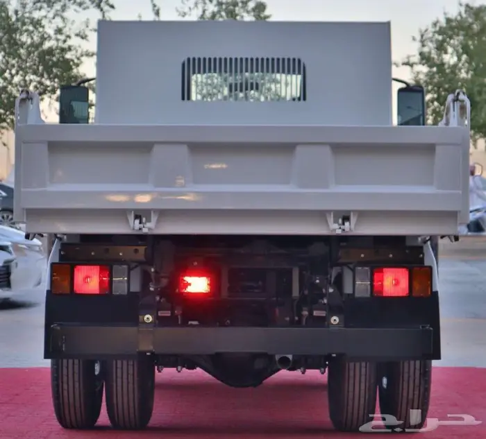 ايسوزو قلاب 2025 3 طن ياباني بسعر منافس 5