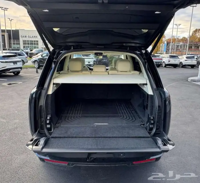 رنج روفر 2023 بسعر لقطة 4