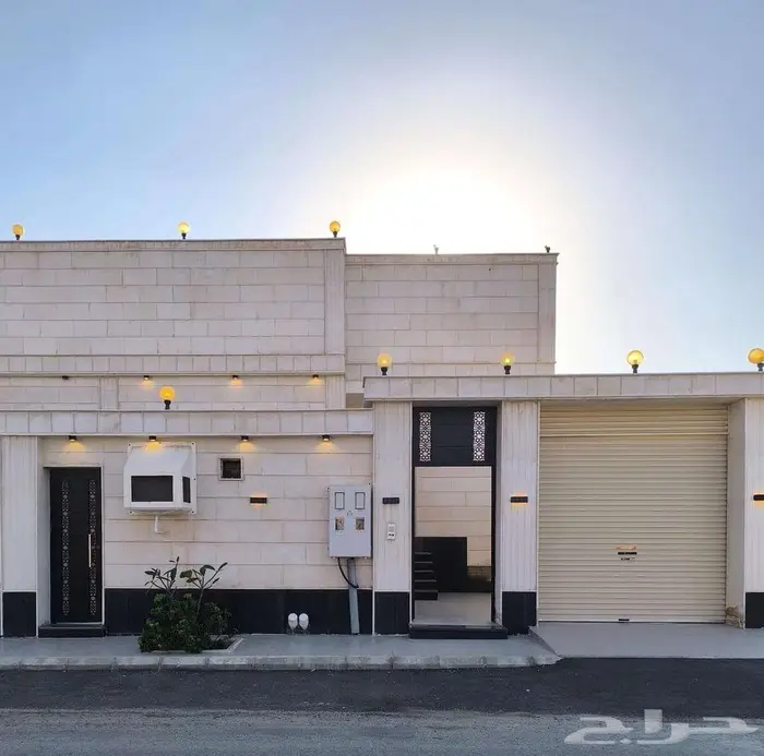 فيلا فاخرة للبيع بحى الرياض 13