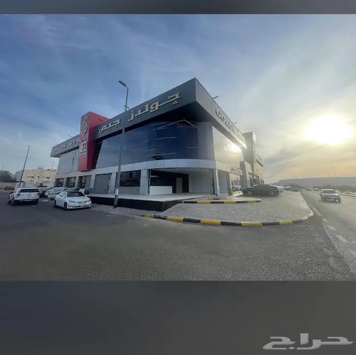 اشتراك نادي جولدز جيم لمدة سنة باقي فيه 11 شهر 0