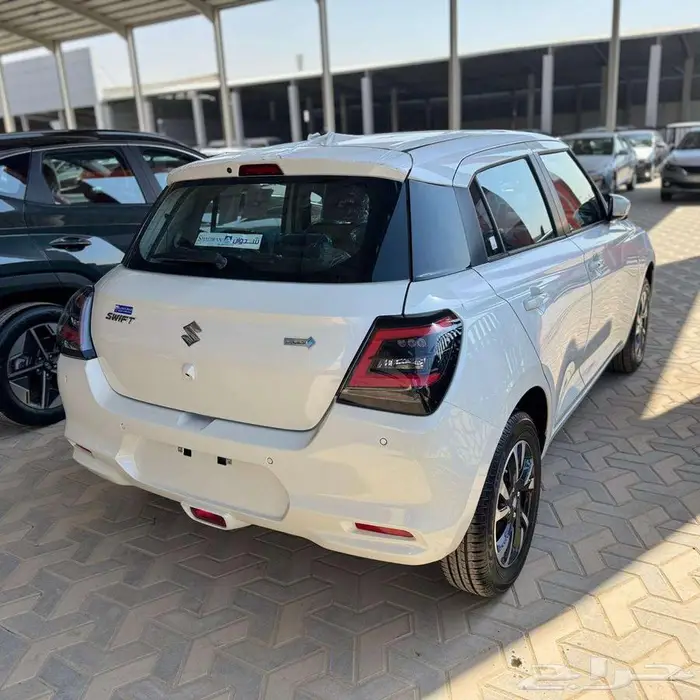 سوزوكي سويفت GLX فل 2025 6