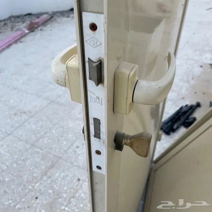 ابواب المونيوم و خشب 0